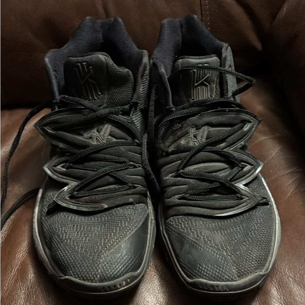 Nike Kyrie Black 5 Men's Basketball Shoes